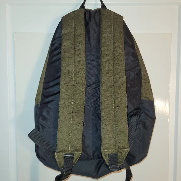 Green backpack - Picture 3 of 9